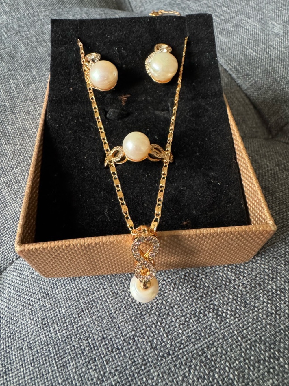 Pearl-Style Necklace, Ring and Earrings set – Inspired by South Sea Pearls